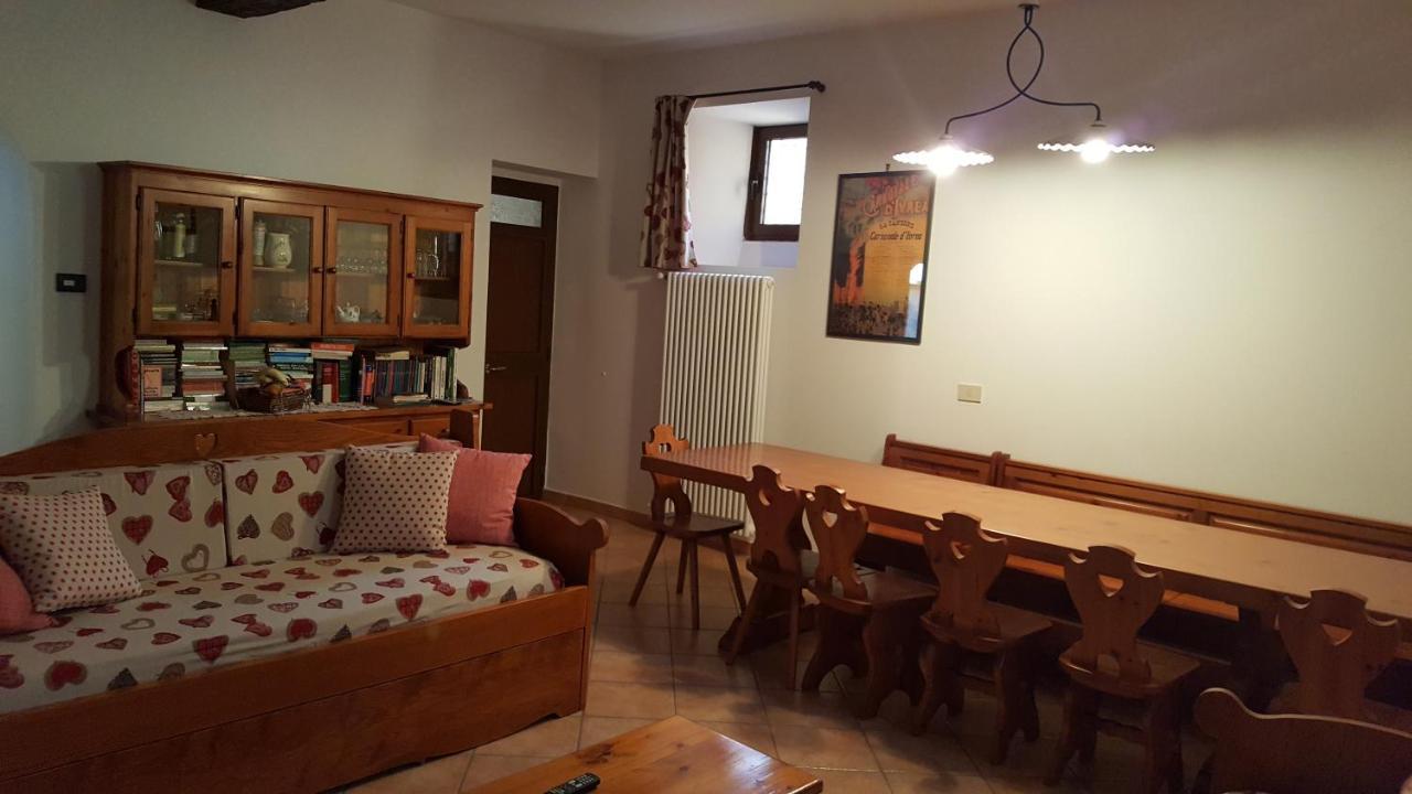 La Taverna Di Tony Bed and Breakfast Montalto Dora Buitenkant foto
